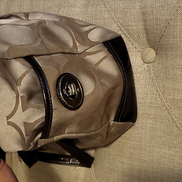 Coach purses - Picture 2 of 5